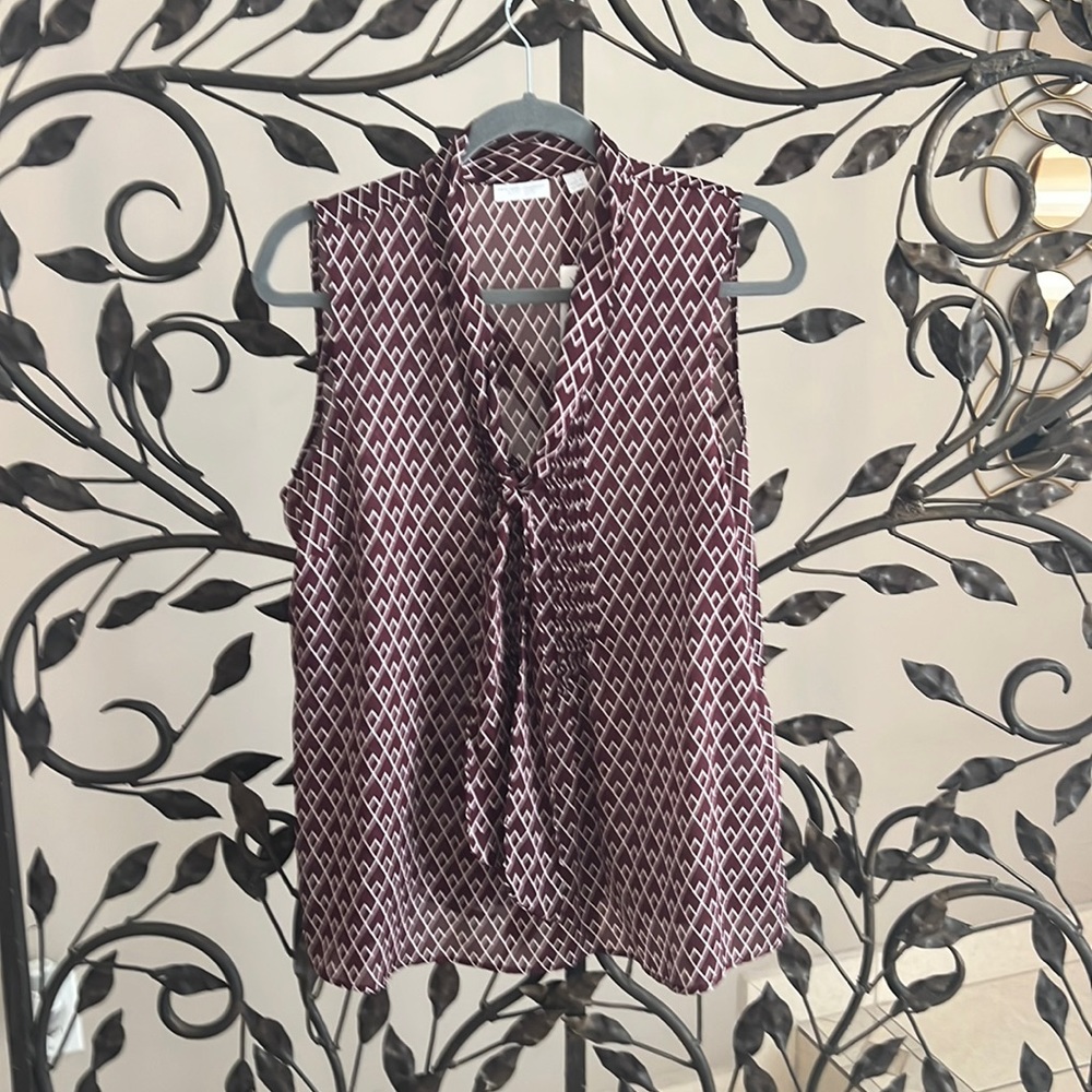 Beautiful NewYORK& Company blouse. NWT size large
